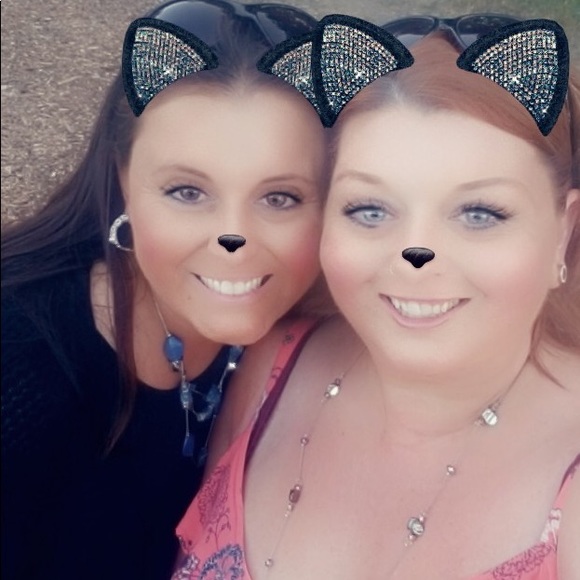 Meet your Posher, Erika - Picture 3 of 3